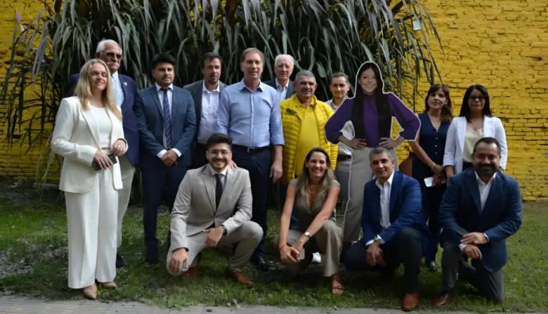 Vacaciones y un cartón: el papelón libertario que expuso a una senadora en Salta