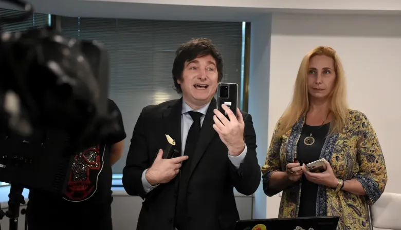 La respuesta de Milei a un ama de casa que lo criticó por su uso de redes