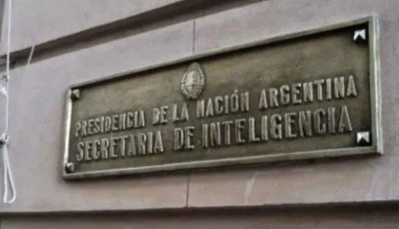 Rechazo opositor al DNU que reforma la SIDE: denuncian espionaje interno y “policía política”