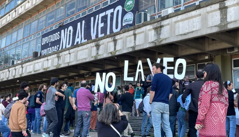 Universidades en la mira: el proyecto de LLA para exponer sueldos, becas y contratos