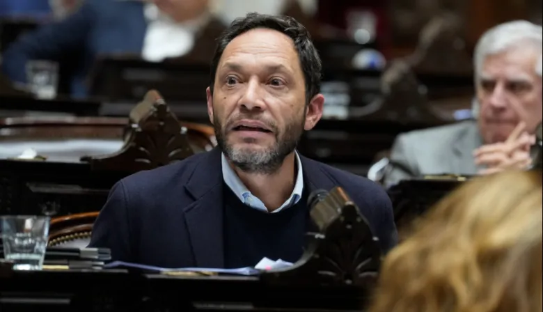 La oposición judicializó el DNU que amplía el poder de la SIDE