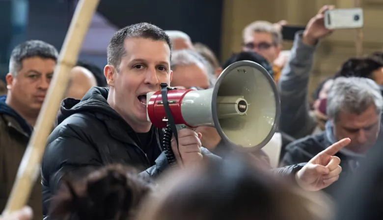 Juicio político a Milei: el duro anuncio de un diputado K tras la caída de Maduro