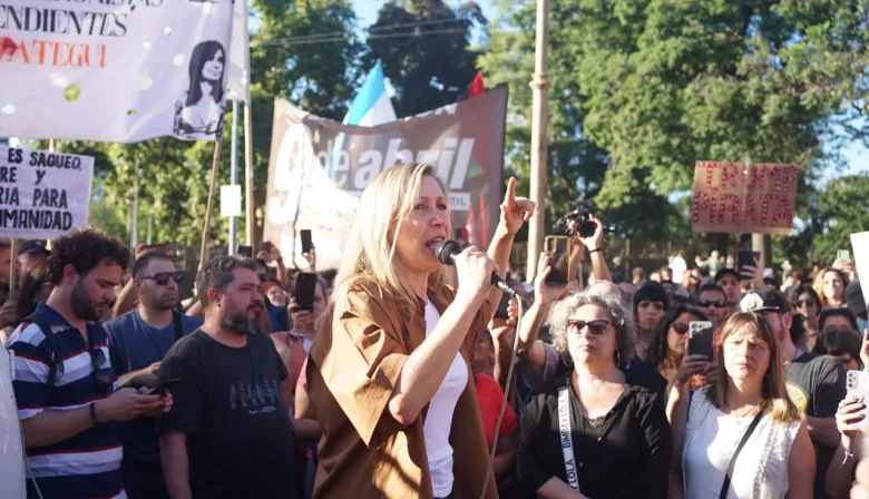 Bregman y grupos del PJ: cómo fue la marcha a la embajada de EE.UU. por Maduro