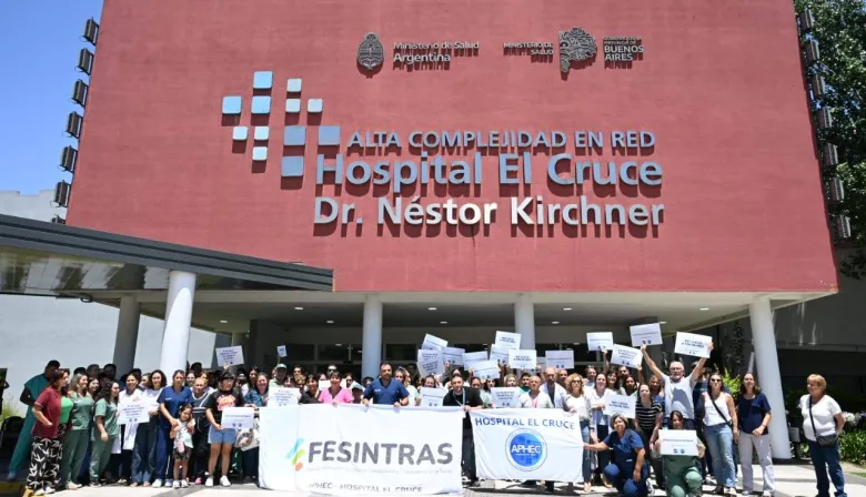 ¿Privatiza 5 hospitales? El "modelo español" que Milei planea en PBA