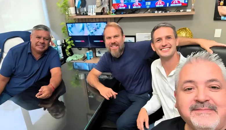 Chiqui Tapia y la AFA: el gesto de los intendentes de Ezeiza y San Vicente