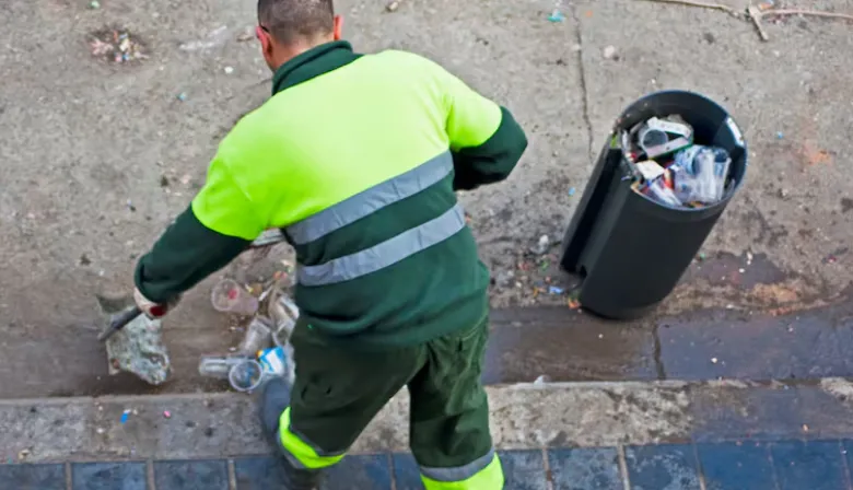 Jubilarse a los 50 años en PBA: qué decretó Kicillof y a qué trabajadores alcanza
