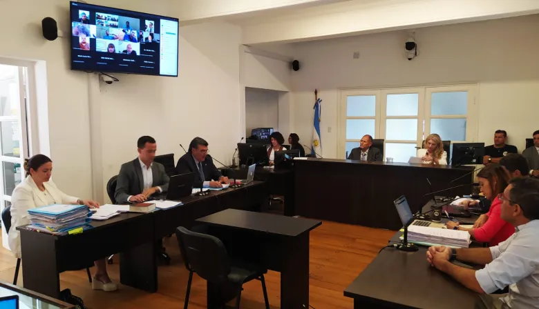 Juzgan a dos gendarmes acusados de realizar tutoriales para ocultar cocaína y eludir controles