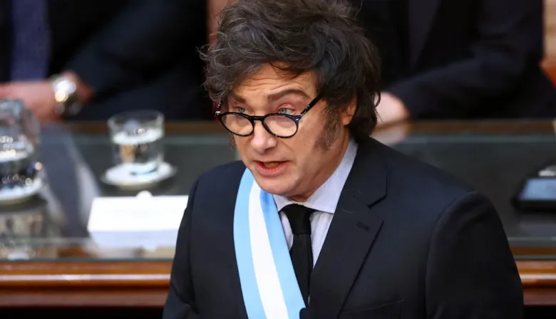 Milei culpó al kirchnerismo tras la suspensión momentánea de su cuenta en inglés