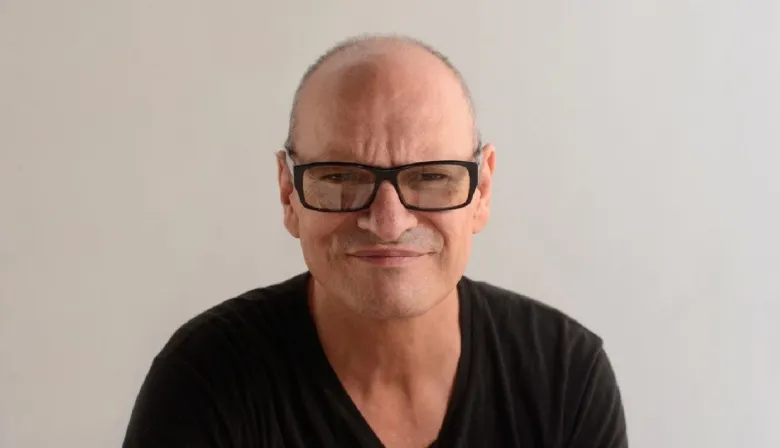 El nuevo proyecto de Carlos Belloso: así será "Casual"