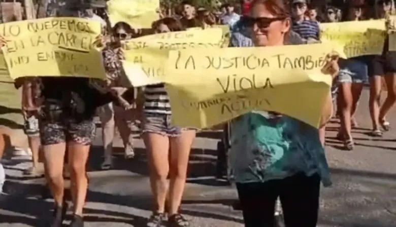 Un instructor de bomberos confesó abusos, espera un juicio abreviado y cumple prisión domiciliaria