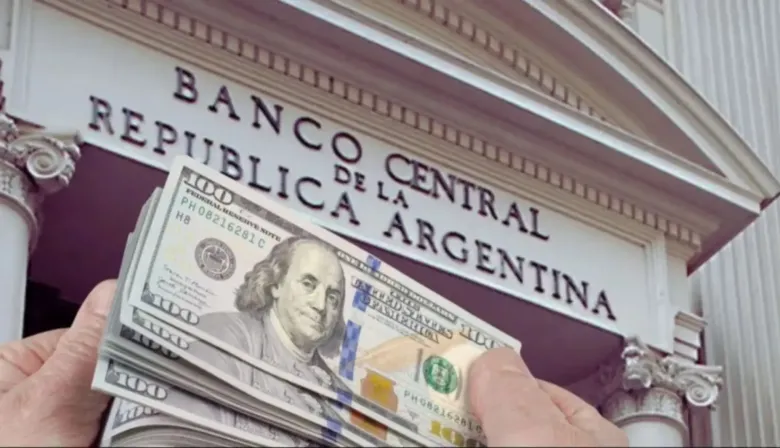 El dólar se aleja del techo de la banda