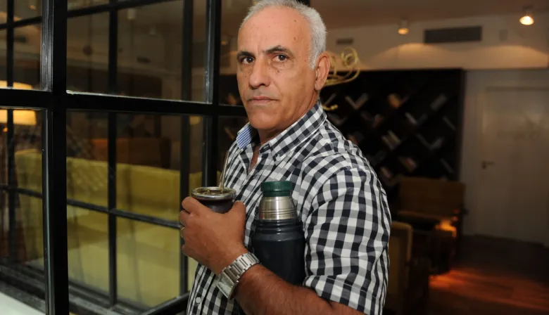 El cabezazo eterno de Alzamendi: cómo River y Peñarol lo recordarán juntos