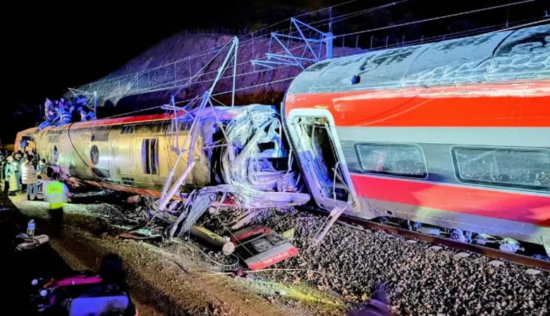 Choque de dos trenes de alta velocidad en España deja múltiples muertos