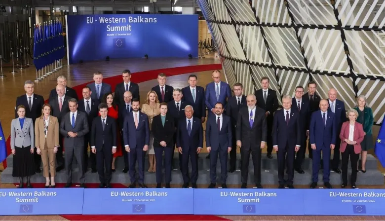 Trump reaviva la disputa por Groenlandia y amenaza con aranceles a Europa