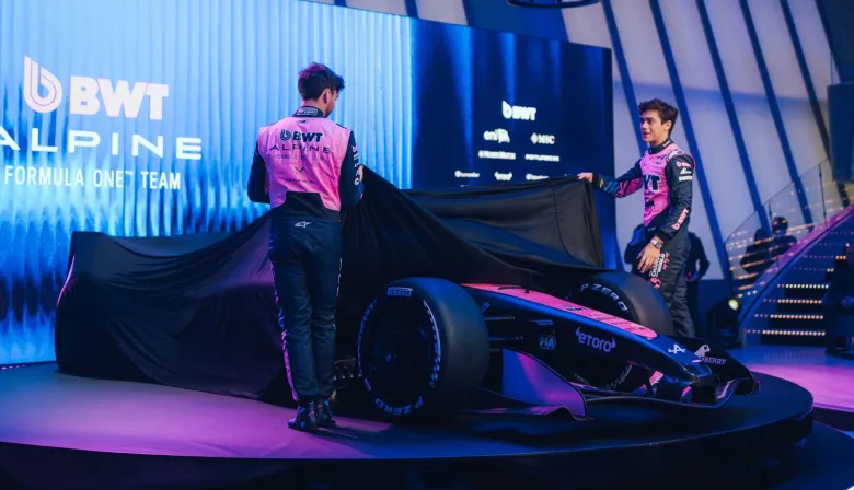 Alpine lanzó el A526: cambios técnicos, motor alemán y el debut de Colapinto como titular