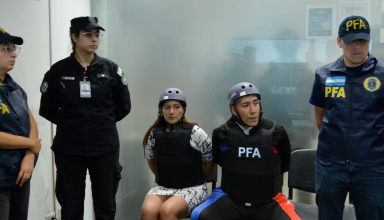 Expulsaron del país a la sobrina del narco “Dumbo” y a su pareja, condenados por narcotráfico