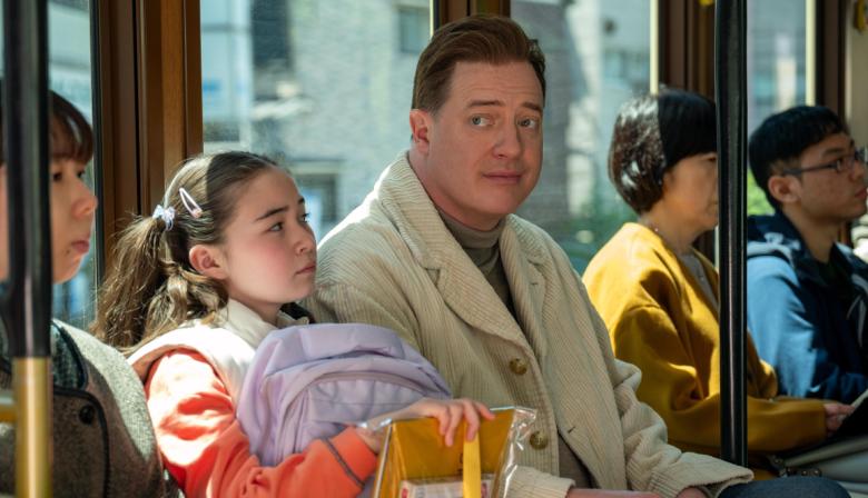 Familia en renta, la película con Brendan Fraser inspirada en un insólito trabajo real de Japón