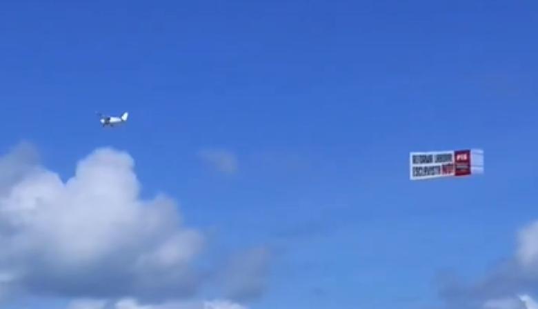 Verano caliente en la costa: la campaña aérea del PTS que apunta a Milei