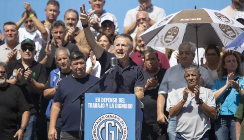 CGT vs gremios K por la reforma laboral de Milei: qué paro se discute ahora
