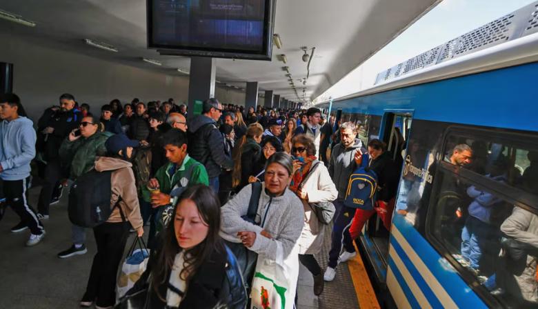 Ahora Trenes Argentinos: por qué el Gobierno barrió Transporte en menos de 24 horas