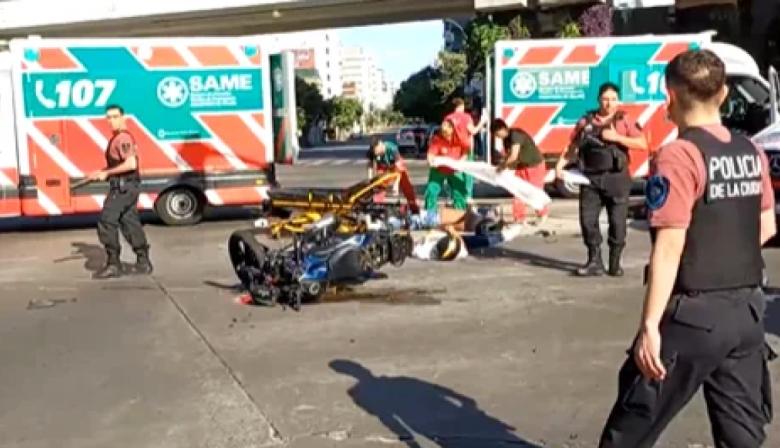 Palermo: dos muertos en un choque entre moto y colectivo 166 en Juan B. Justo y Córdoba