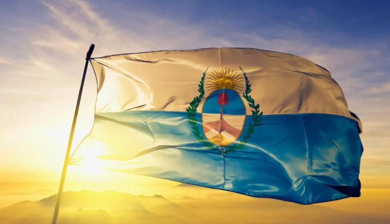 De estandarte militar a bandera provincial: así fue la historia mendocina