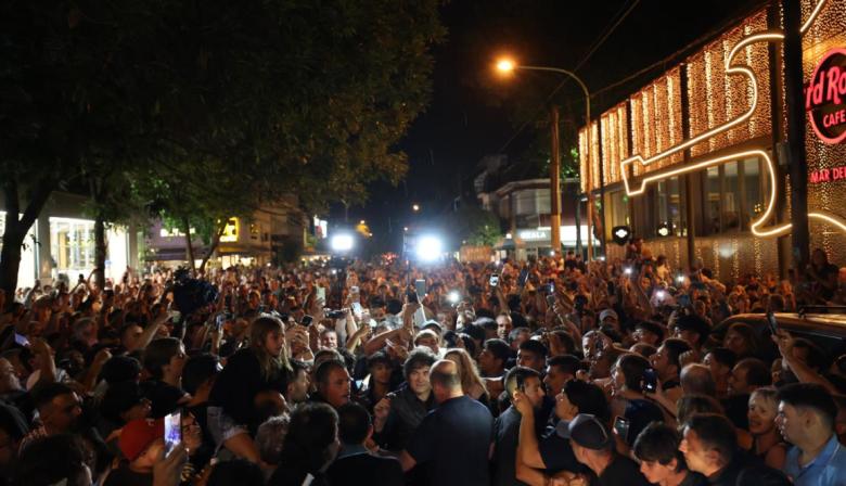 Milei movilizó Mar del Plata entre apoyos, cruces y anuncios clave del “Tour de la Gratitud”