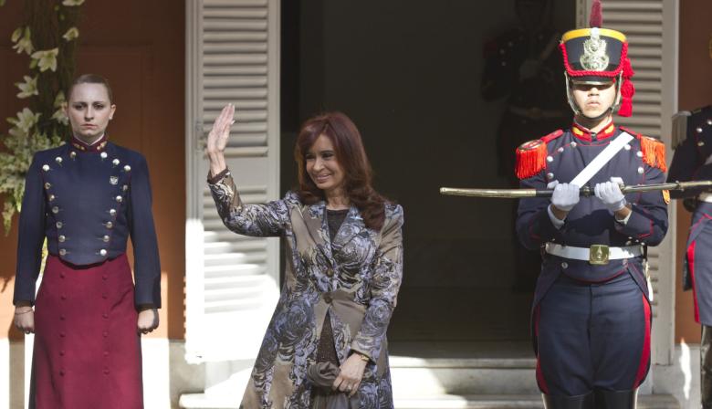 "San Martín, Rosas y Perón": el sello de Cristina que Milei desarma con el sable corvo