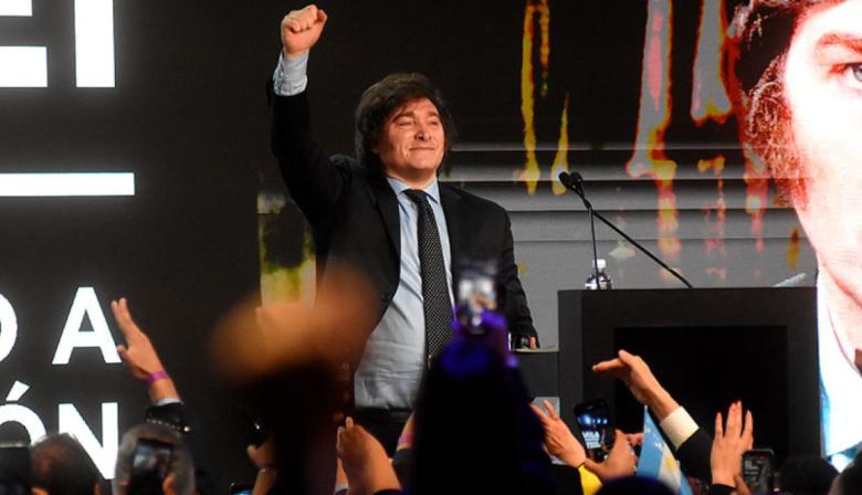 Milagros inesperados: cómo ve la sociedad a Milei según la nueva encuesta nacional