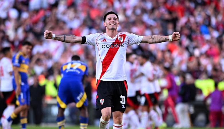 El fútbol argentino movió USD 350 millones en transferencias internacionales en 2025