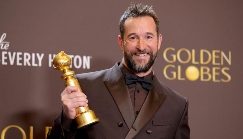 Noah Wyle cuestiona la salud pública de EE.UU. y reconoce las ventajas del sistema argentino