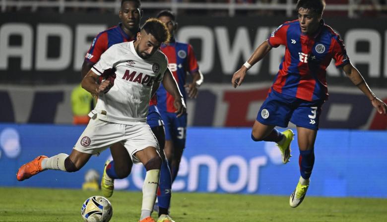 Lanús golpeó en los momentos justos y venció a San Lorenzo en el debut del Apertura