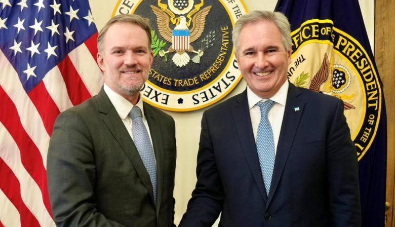 Librecambio de utilería: el acuerdo bilateral que Milei vende como “reparación histórica”