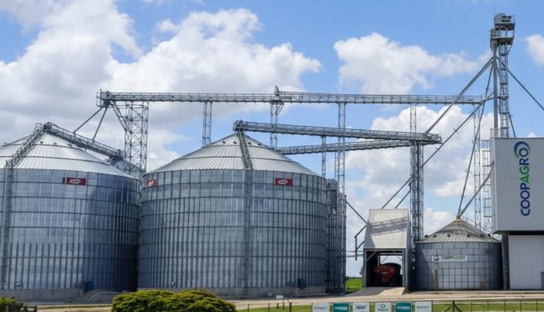 Una cooperativa construirá la cerealera más grande de Lobería: Acopiará a 50 km de Puerto Quequén