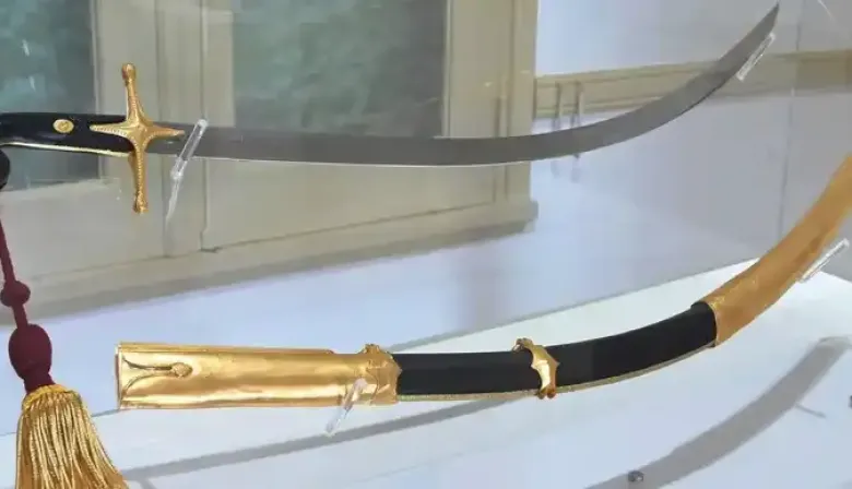 La Justicia avaló el traslado del sable corvo y despejó el camino para llevarlo a Granaderos
