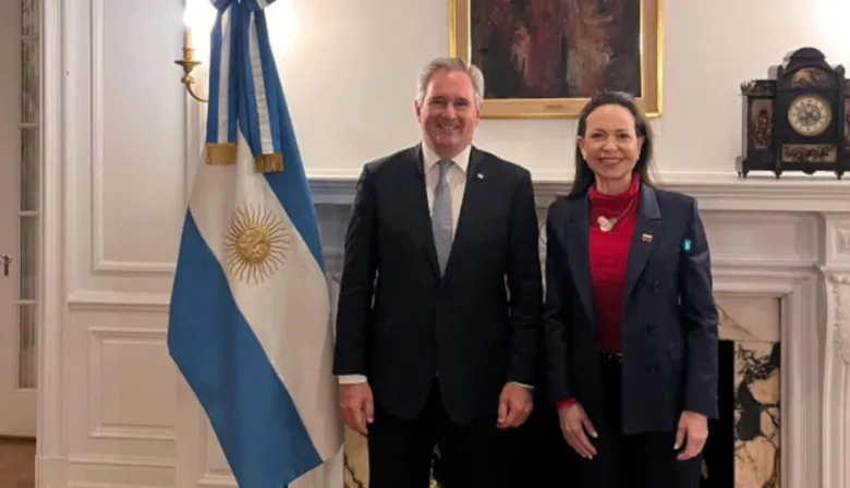 María Corina en Washington con el canciller argentino: qué compromiso tomó Buenos Aires