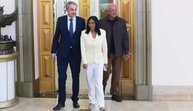 La visita de Zapatero a Caracas reabre sospechas: qué hay detrás de su apoyo