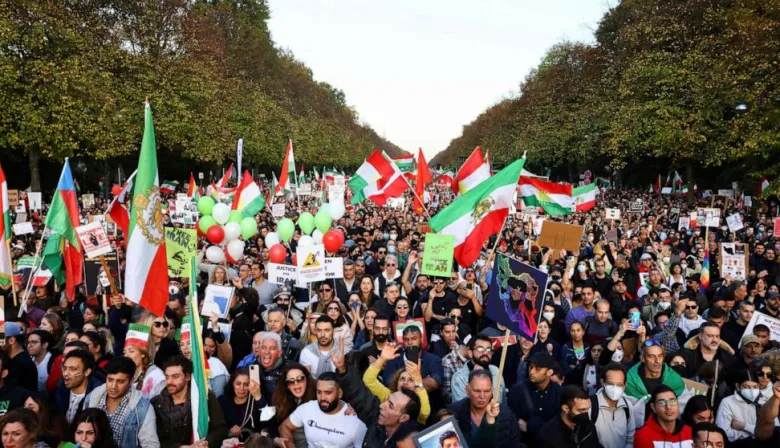 Masiva protesta en Berlín respalda el levantamiento popular contra el poder en Irán