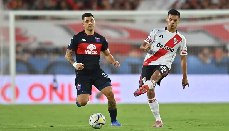 Papelón de River: cayó por goleada frente a Tigre y el equipo se fue silbado