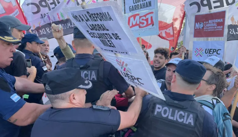 Córdoba: represión policial en el Puente Centenario por la reforma laboral
