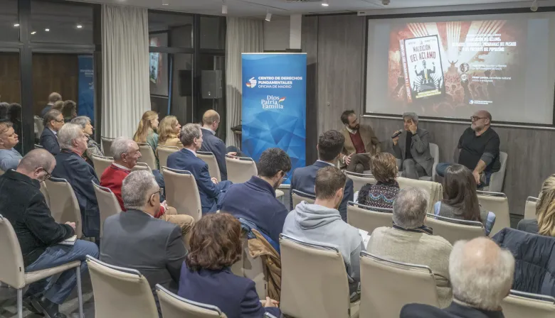 La maldición del aclamo: el concepto que reabre el debate sobre populismo y poder