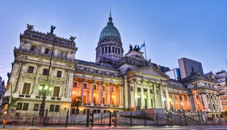 Congreso en marcha, economía en pausa