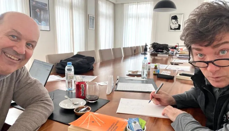 Milei salió a respaldar a Sturzenegger tras la polémica por el contrato en Cancillería