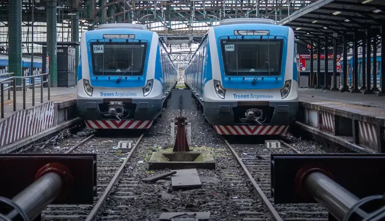 Paro general de la CGT contra la reforma laboral: qué pasará con los trenes y colectivos