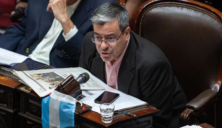 “Si tocan una coma, vuelve al Senado”: el kirchnerismo le marca la cancha a Milei por la reforma laboral