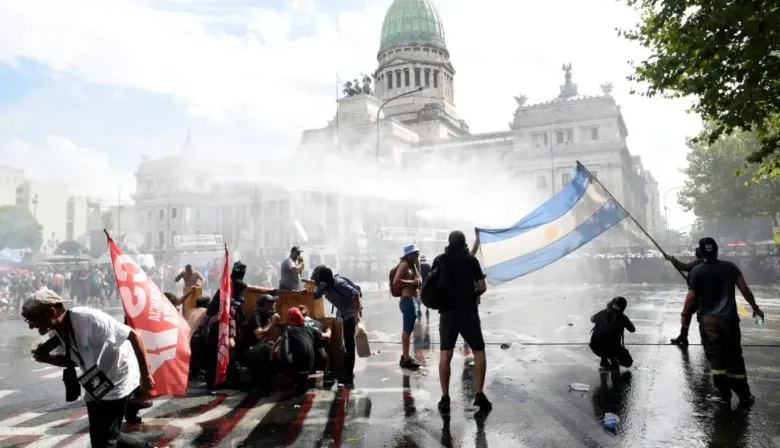 Seguridad denunció la circulación de videos que enseñan a fabricar “miguelitos”