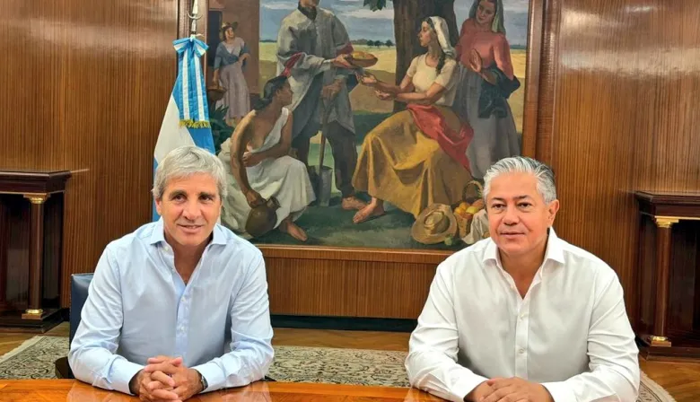 Doble gesto de Neuquén a Milei: Figueroa con Caputo y un aval clave a la reforma laboral