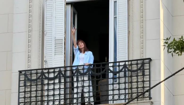 Cristina Kirchner en Constitución: el saludo de cumpleaños que se volvió mensaje político