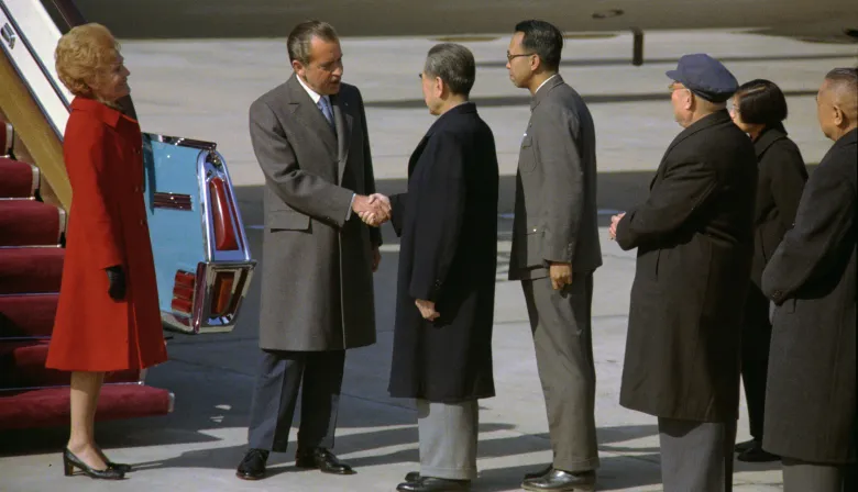 La foto de Nixon con Mao en Pekín: qué movida oculta contra Moscú reveló