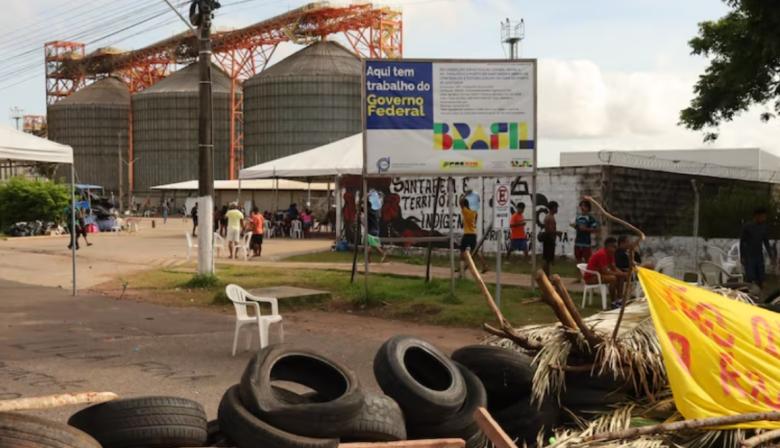 En plena cosecha de soja, manifestantes indígenas bloquearon una planta de Cargill en Brasil